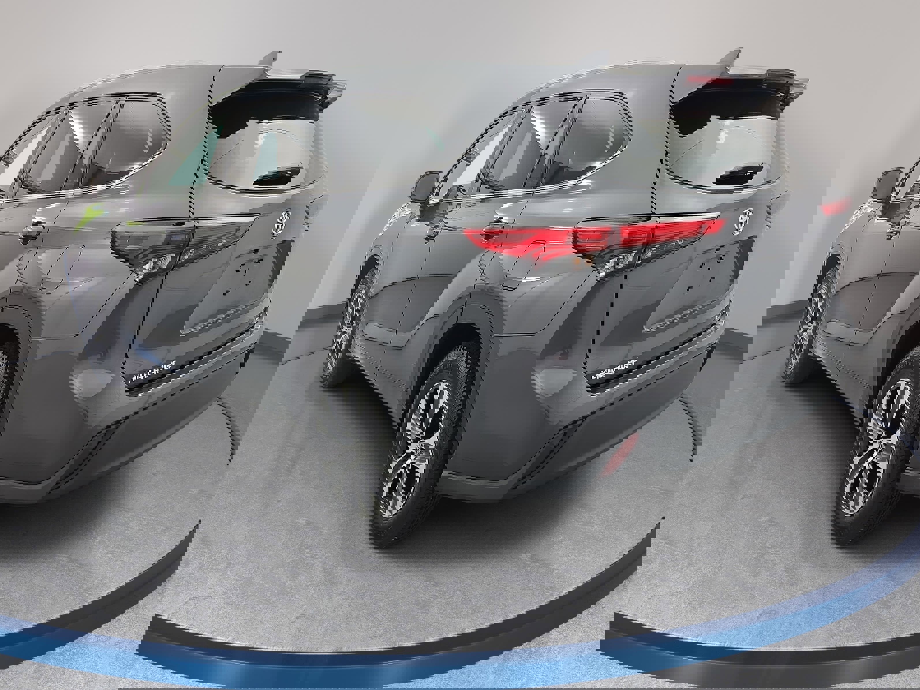 Used 2022 Toyota Highlander XLE image 7