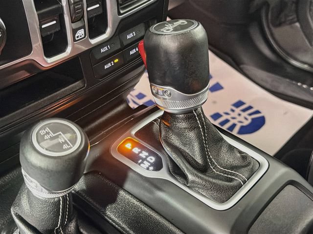 Used 2018 Jeep Wrangler Unlimited Sahara AWD/4WD image 16