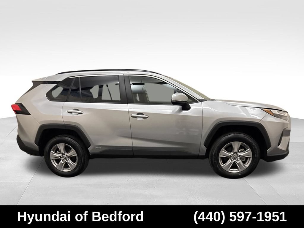 Used 2025 Toyota RAV4 XLE AWD/4WD image 4