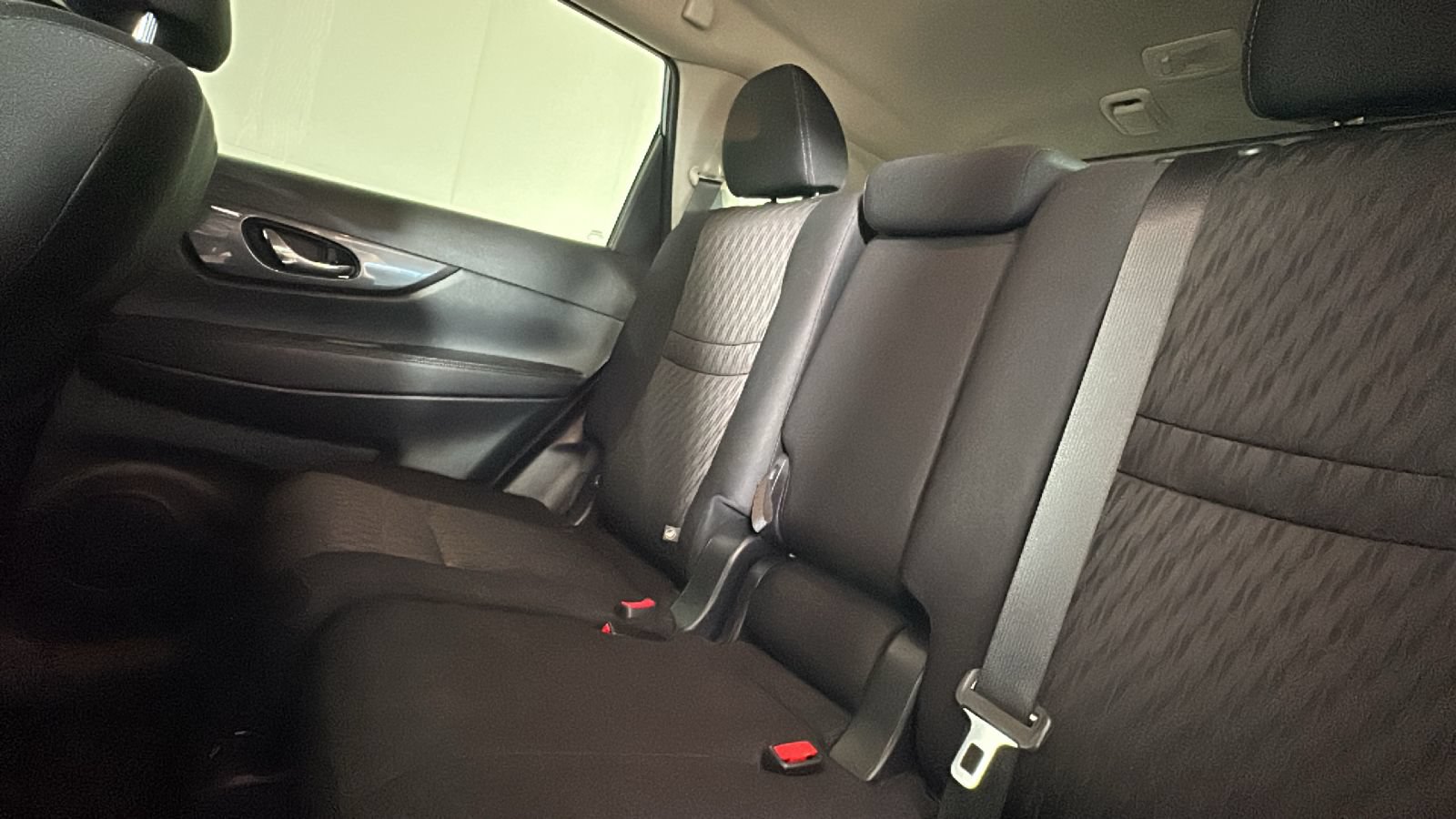 Used 2020 Nissan Rogue S AWD/4WD image 25