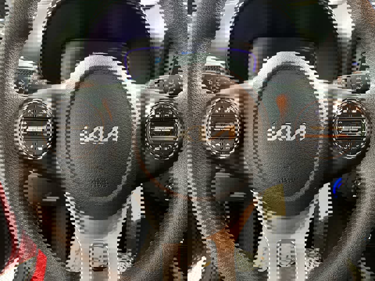 Used 2023 Kia Soul LX w/ LX Technology Package image 16