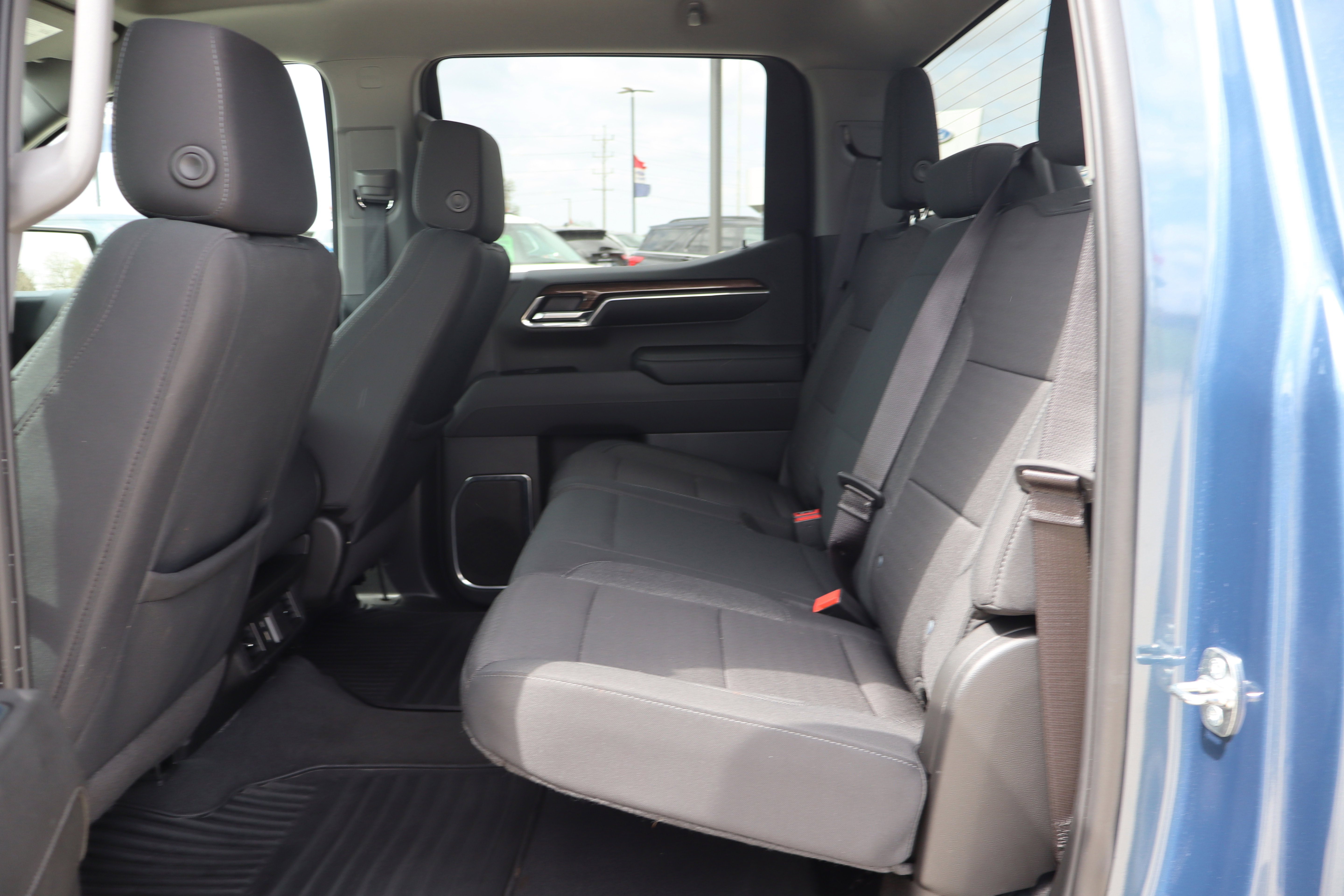 Used 2024 Chevrolet Silverado 1500 LT AWD/4WD image 10