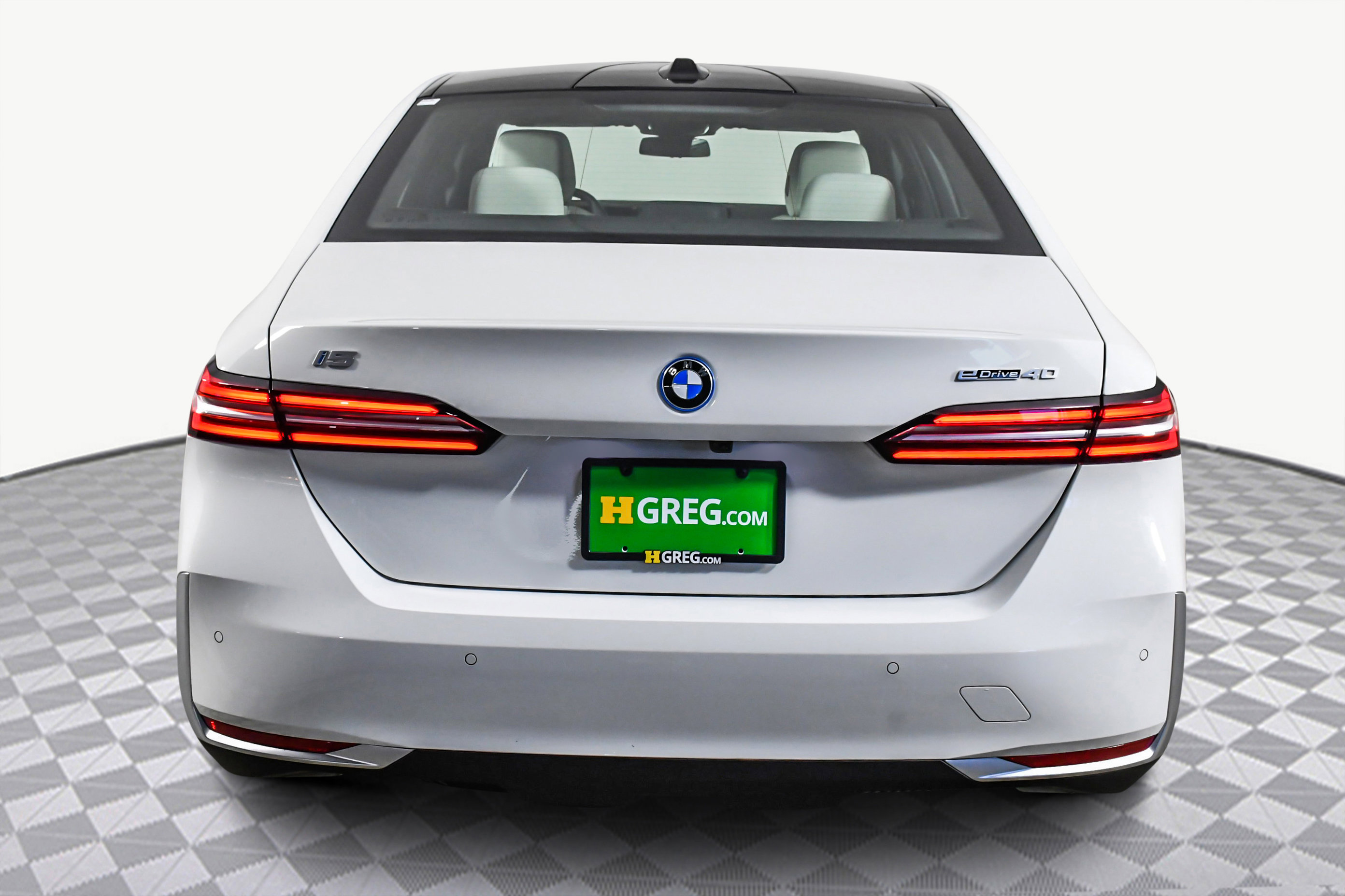 Used 2025 BMW i5 eDrive40i w/ Executive Package image 7
