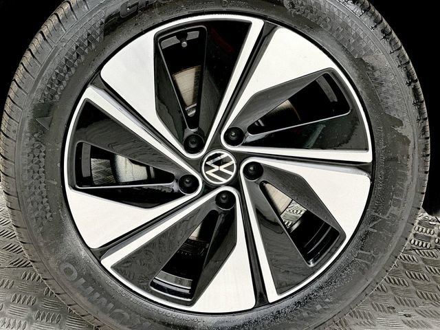 Certified 2024 Volkswagen Taos SE AWD/4WD image 11
