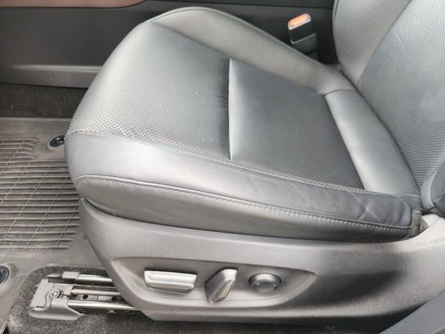 Used 2023 Toyota Crown XLE image 21