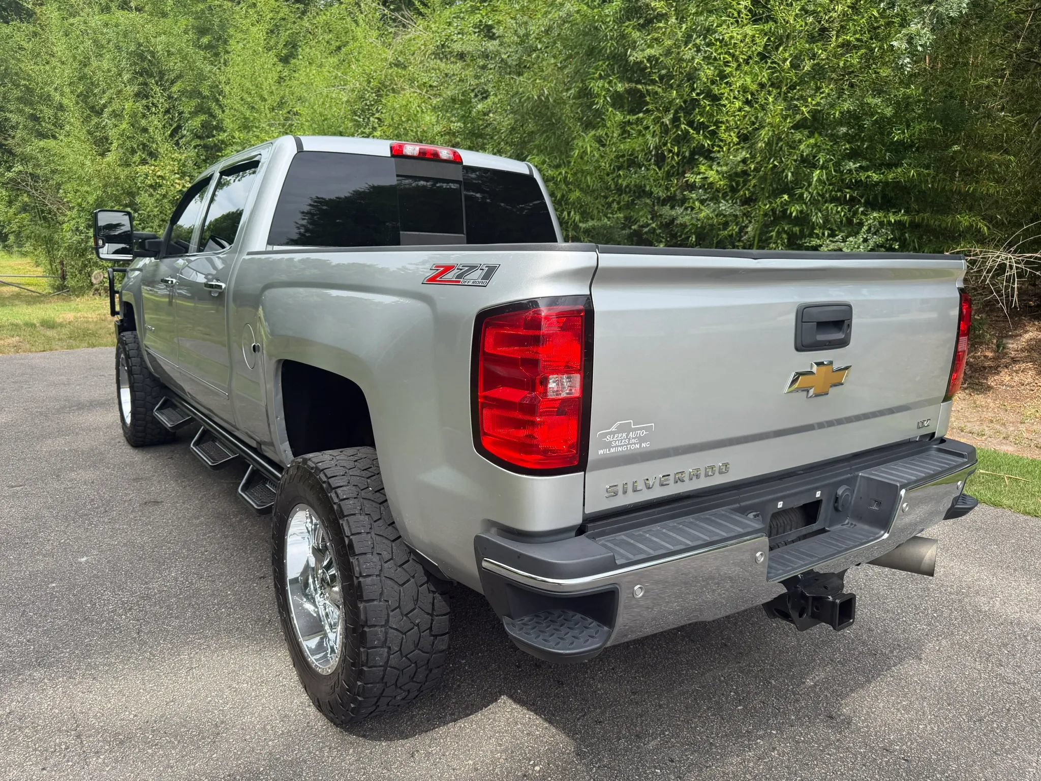 Used 2017 Chevrolet Silverado 2500 LTZ w/ Duramax Plus Package AWD/4WD image 9