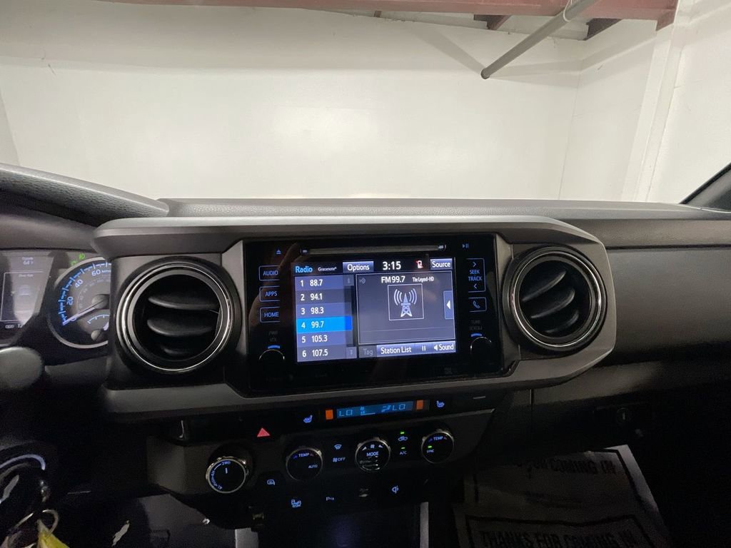 Used 2016 Toyota Tacoma TRD Sport image 13