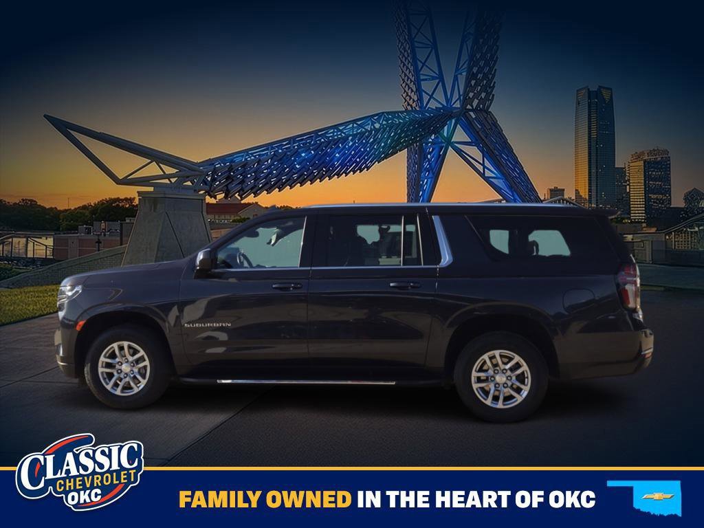 Used 2023 Chevrolet Suburban LT image 4