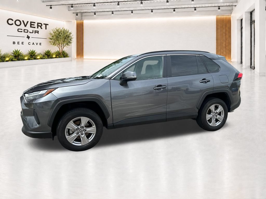 Used 2025 Toyota RAV4 XLE FWD image 5