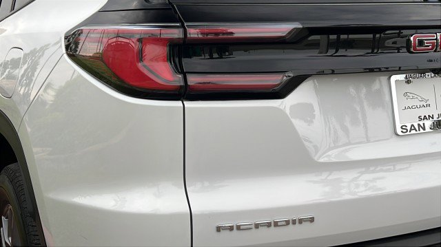 Used 2025 GMC Acadia Elevation image 2