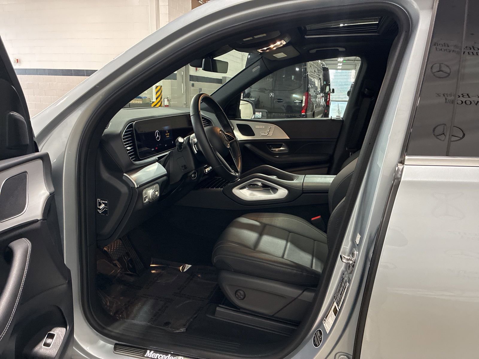 Used 2025 Mercedes-Benz GLE 450 4MATIC w/ AMG Line Exterior image 14