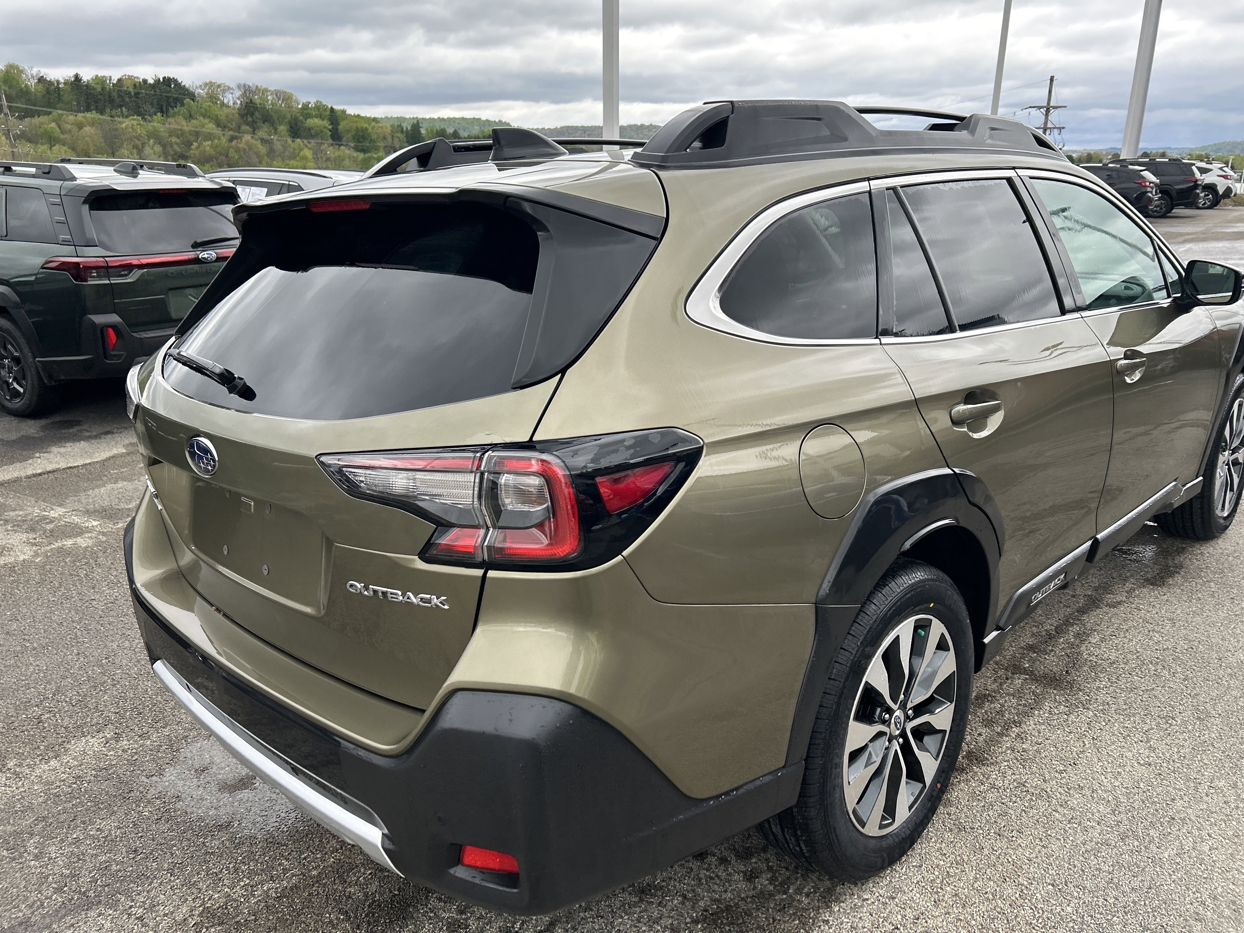 Used 2024 Subaru Outback Limited AWD/4WD image 8