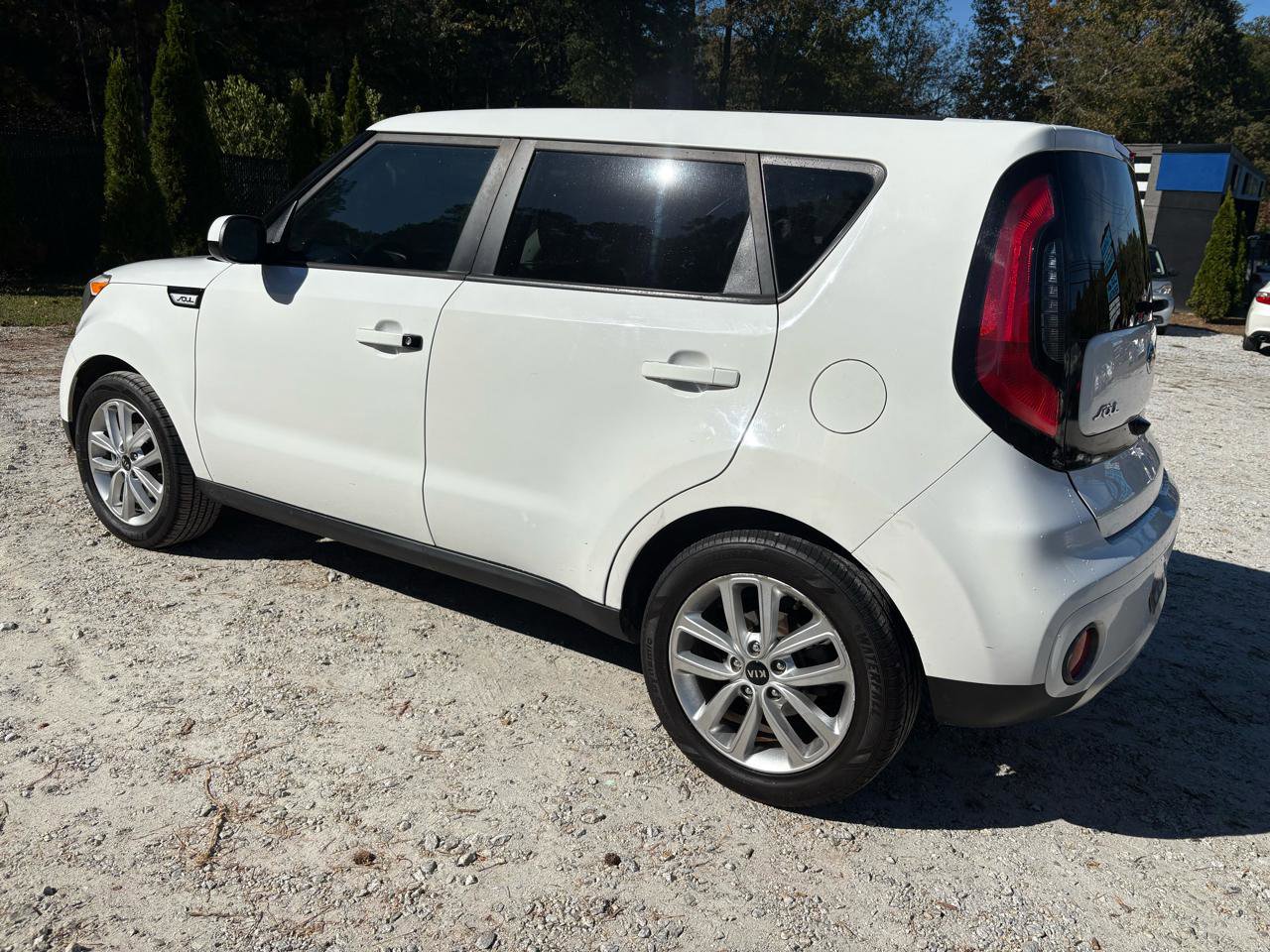 Used 2017 Kia Soul + FWD image 3