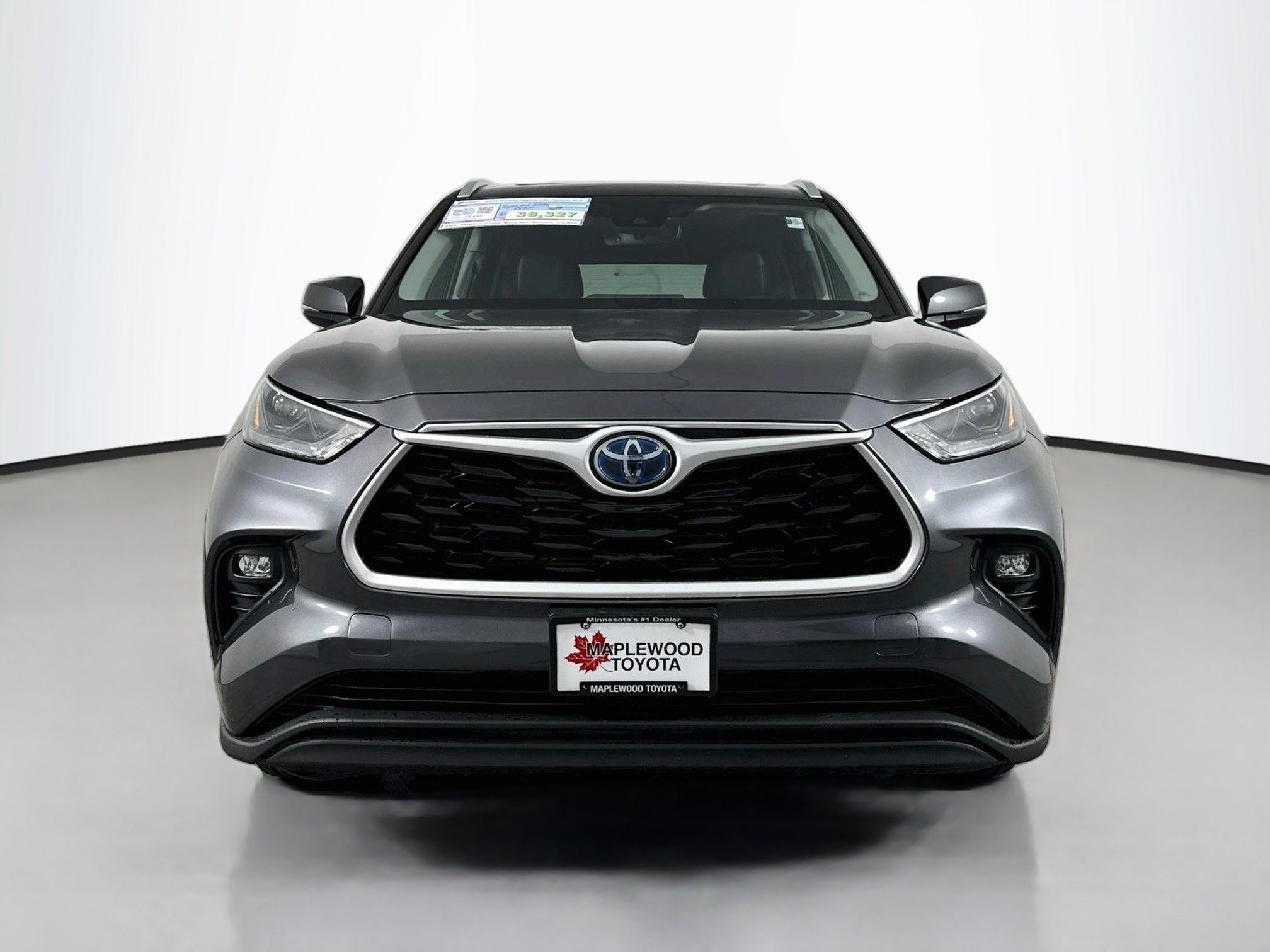 Used 2022 Toyota Highlander XLE AWD/4WD image 2