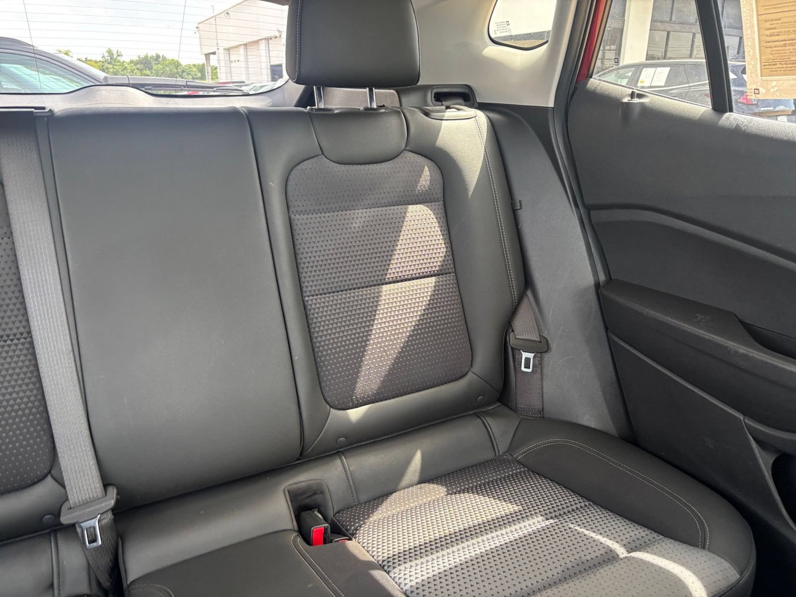 Used 2025 Chevrolet Trax LT w/ LT Convenience Package FWD image 31