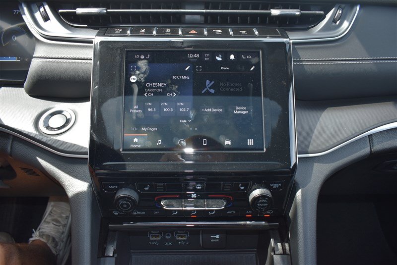 Used 2023 Jeep Grand Cherokee Altitude AWD/4WD image 15