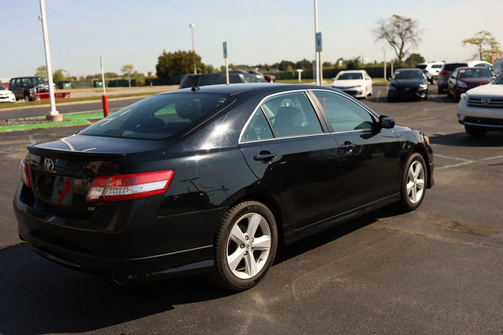 Used 2011 Toyota Camry SE image 5