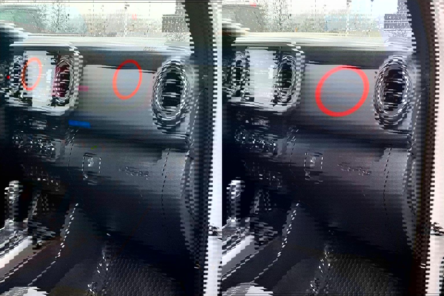 Used 2021 Toyota Tacoma TRD Off-Road image 15