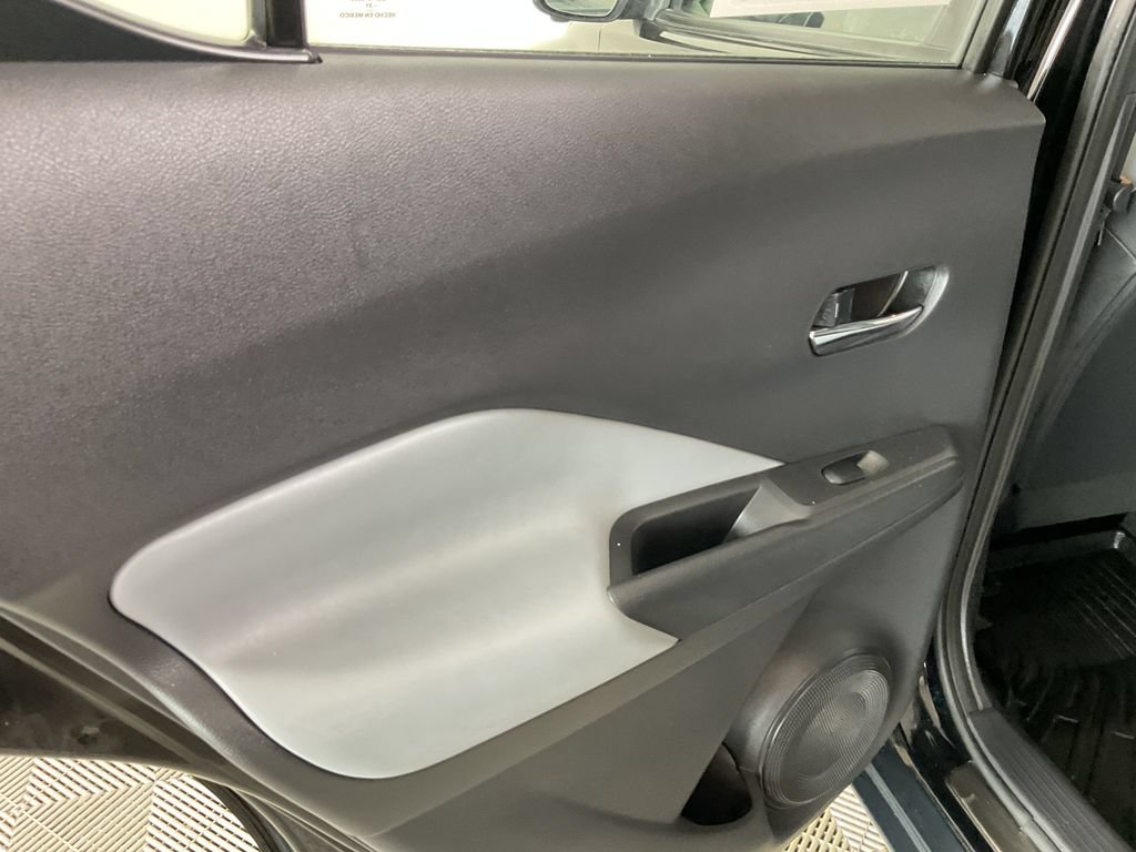 Used 2021 Nissan Kicks SR w/ SR Premium Package FWD image 18