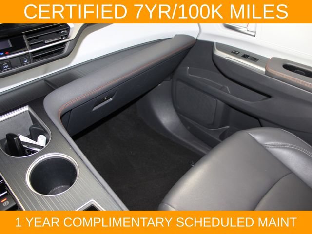 Used 2023 Toyota Sienna XSE AWD/4WD image 16