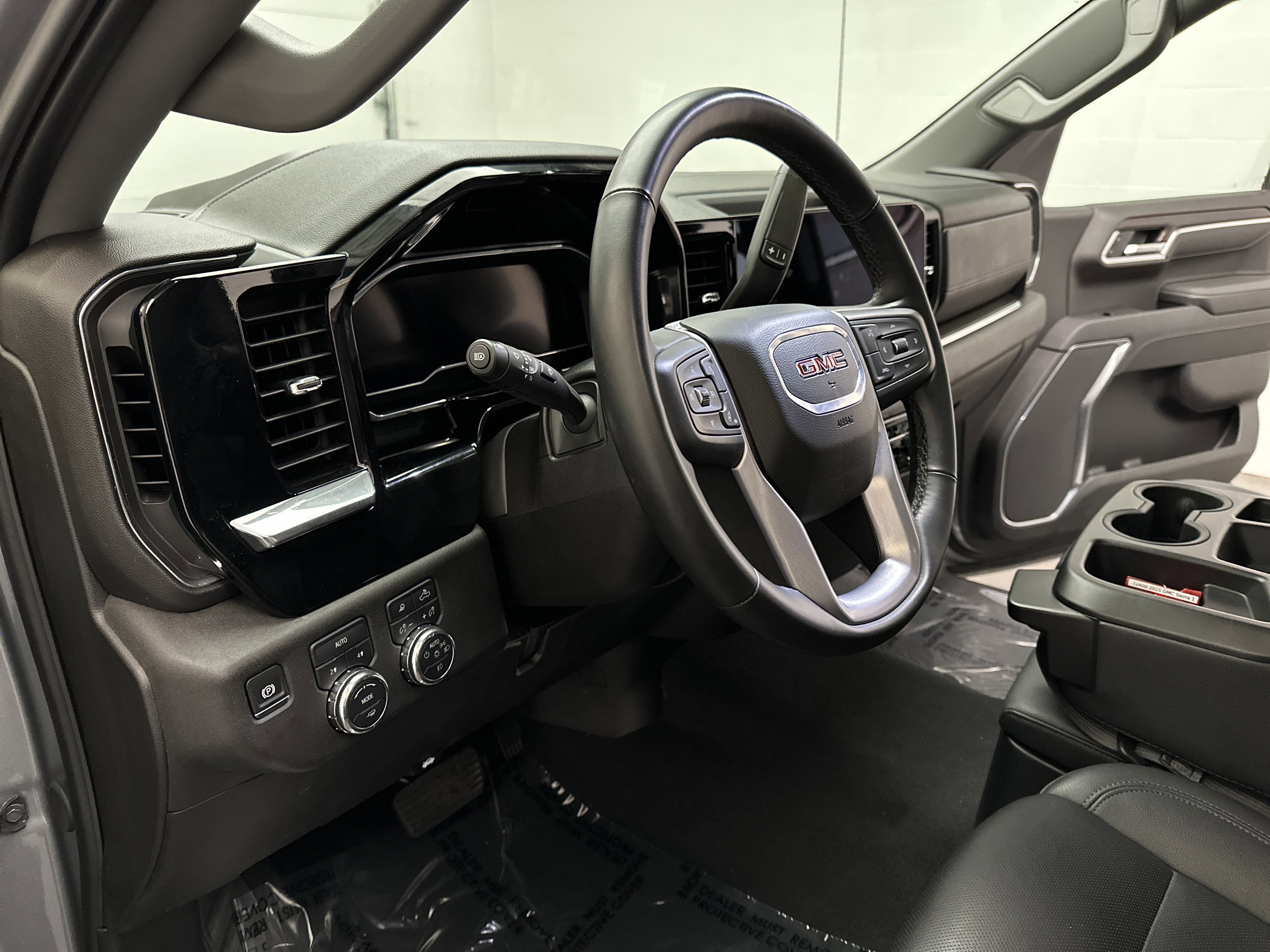 Used 2025 GMC Sierra 1500 SLT image 19