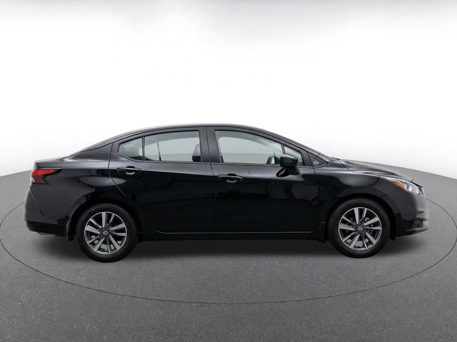 Used 2025 Nissan Versa SV FWD image 10