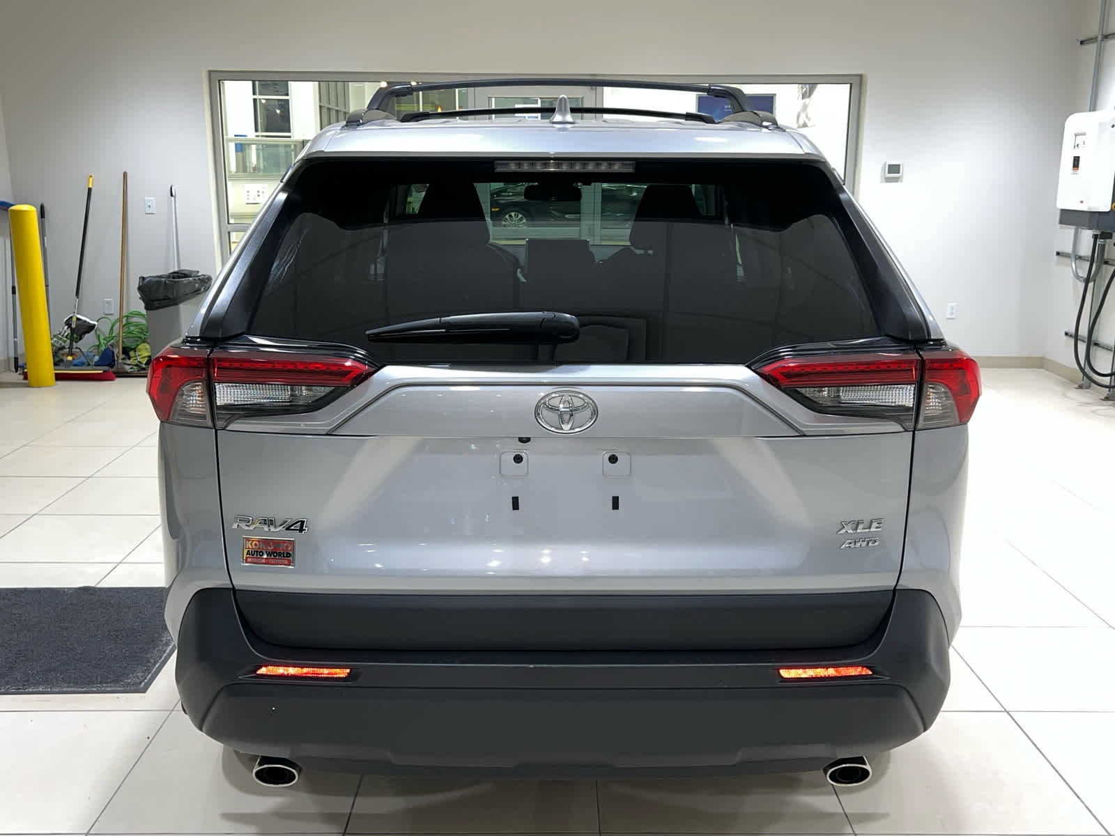 Used 2023 Toyota RAV4 XLE w/ Convenience Package AWD/4WD image 9