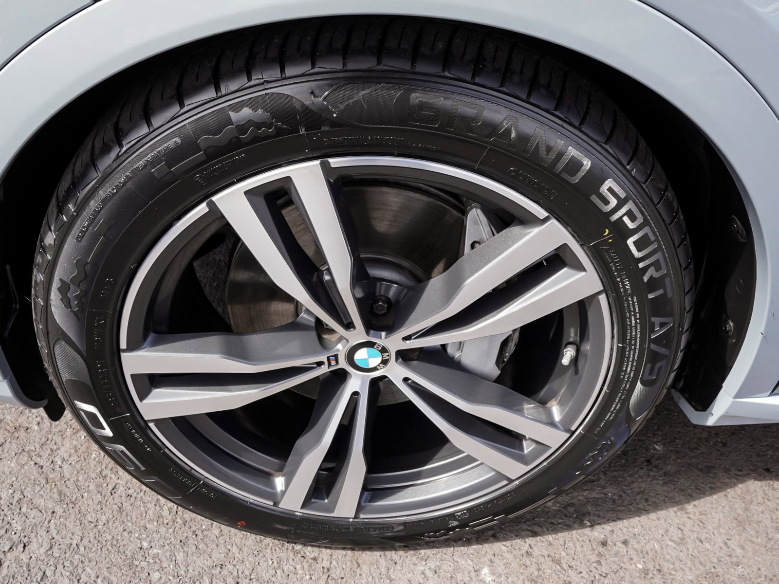 Used 2025 BMW X7 xDrive40i image 8