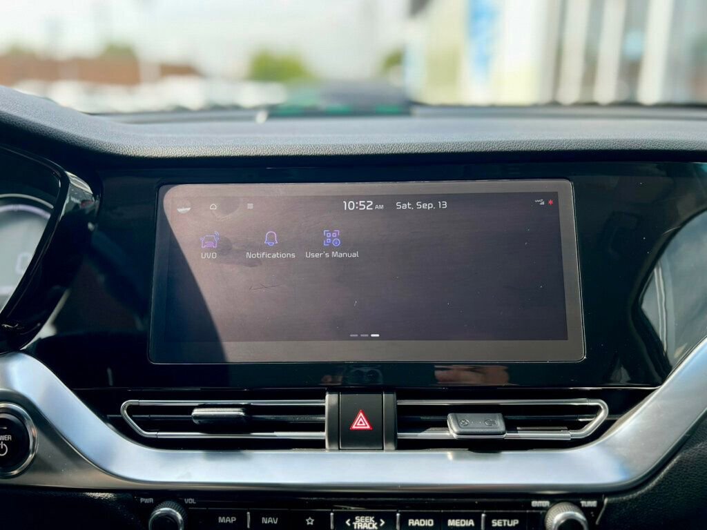 Used 2022 Kia Niro EX w/ Cold Weather Package FWD image 23