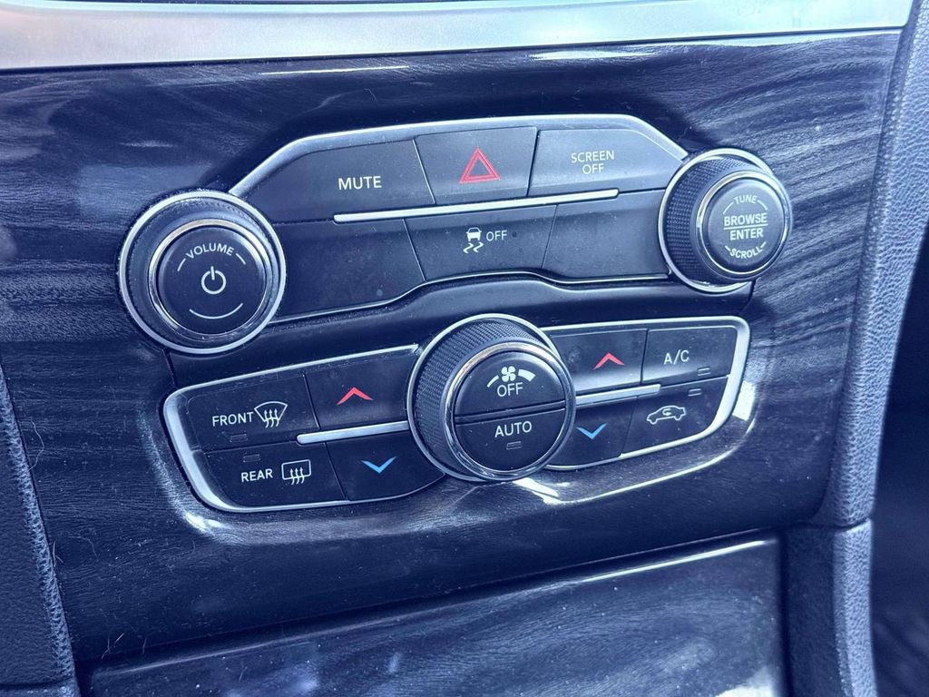 Used 2019 Chrysler 300 Touring w/ Driver Convenience Group RWD image 20