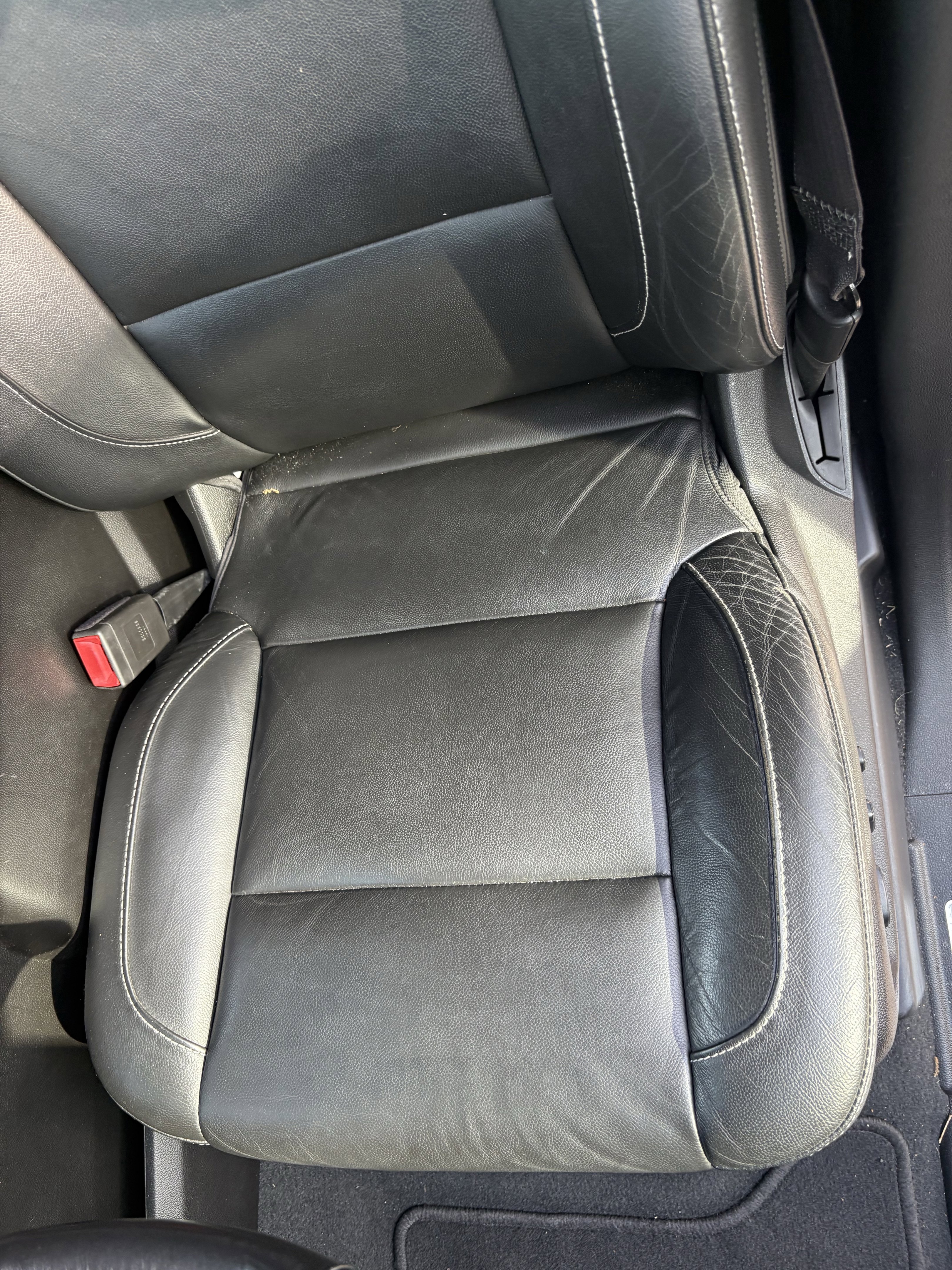 Used 2019 Chevrolet Suburban LT image 8