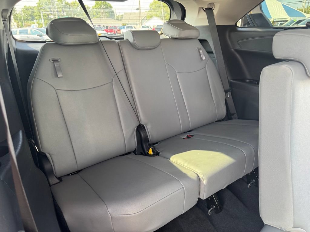 Used 2026 Toyota Sienna XLE FWD image 22