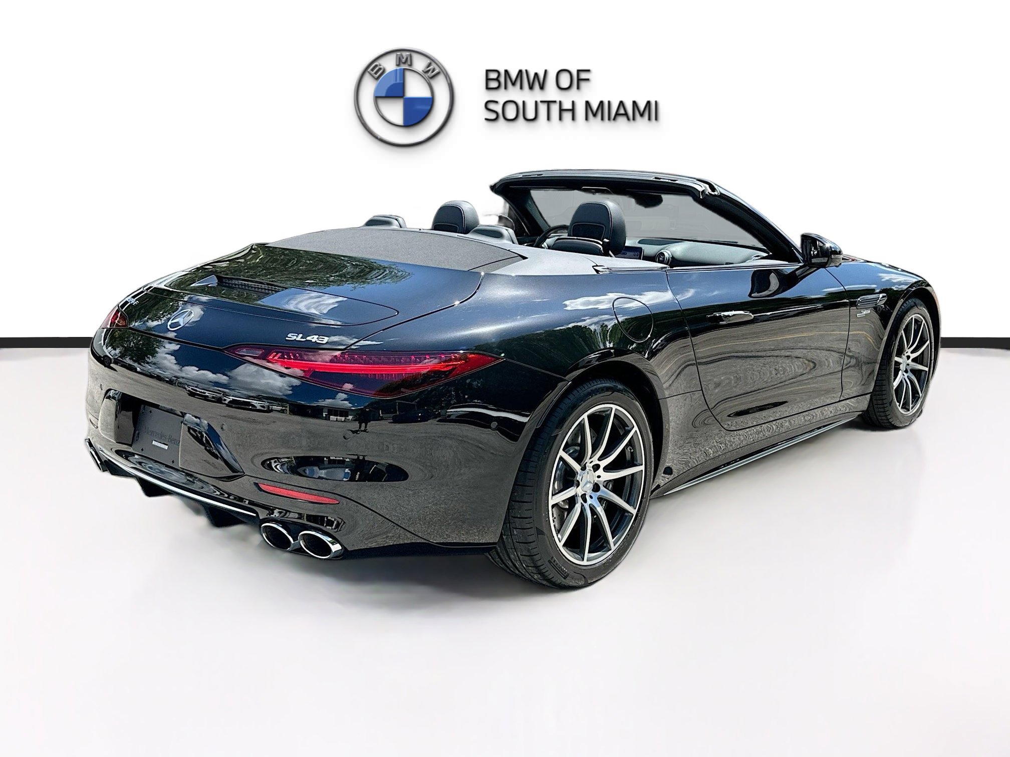 Used 2023 Mercedes-Benz SL 43 AMG w/ Driver Assistance Package image 7