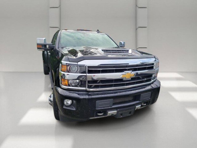 Used 2019 Chevrolet Silverado 3500 High Country w/ Duramax Plus Package AWD/4WD image 2