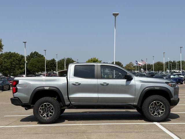 Used 2024 Chevrolet Colorado ZR2 AWD/4WD image 3