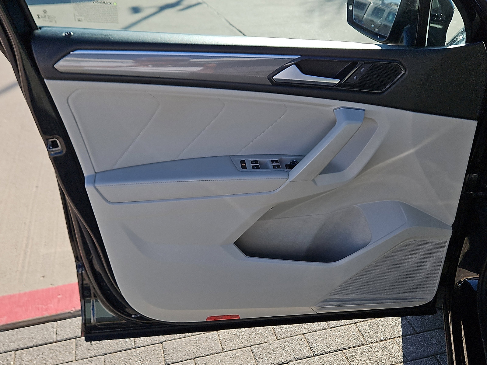 Certified 2023 Volkswagen Tiguan SE R-Line FWD image 14