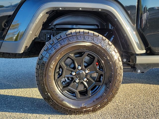 Used 2023 Jeep Gladiator Sport image 8