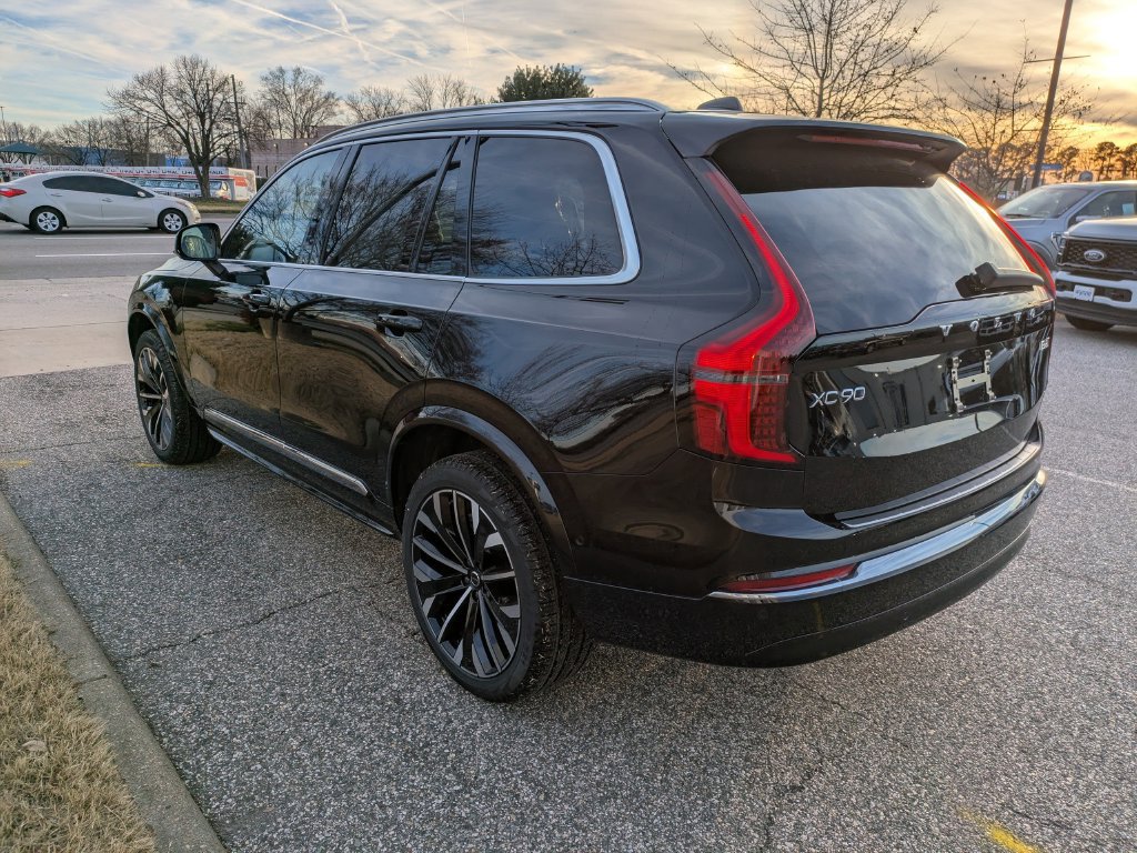 New 2026 Volvo XC90 B6 Plus w/ Protection Package Premier AWD/4WD image 6