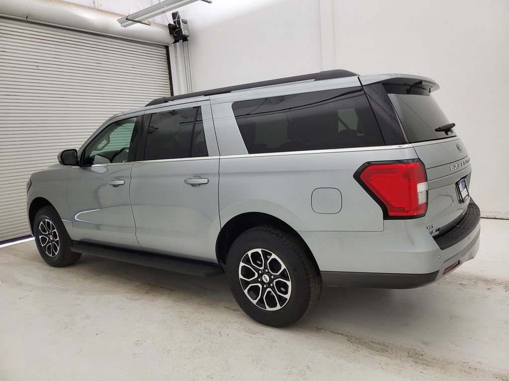 Used 2024 Ford Expedition Max XLT image 27