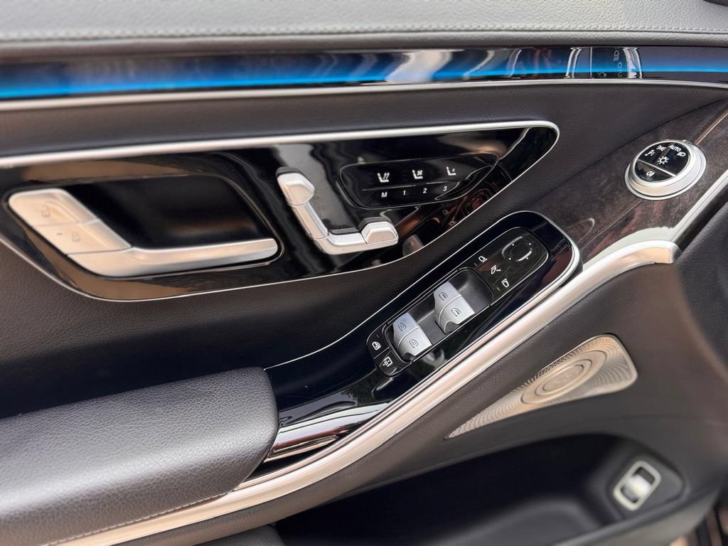 Used 2022 Mercedes-Benz S 500 4MATIC w/ 3D Technology Package image 14