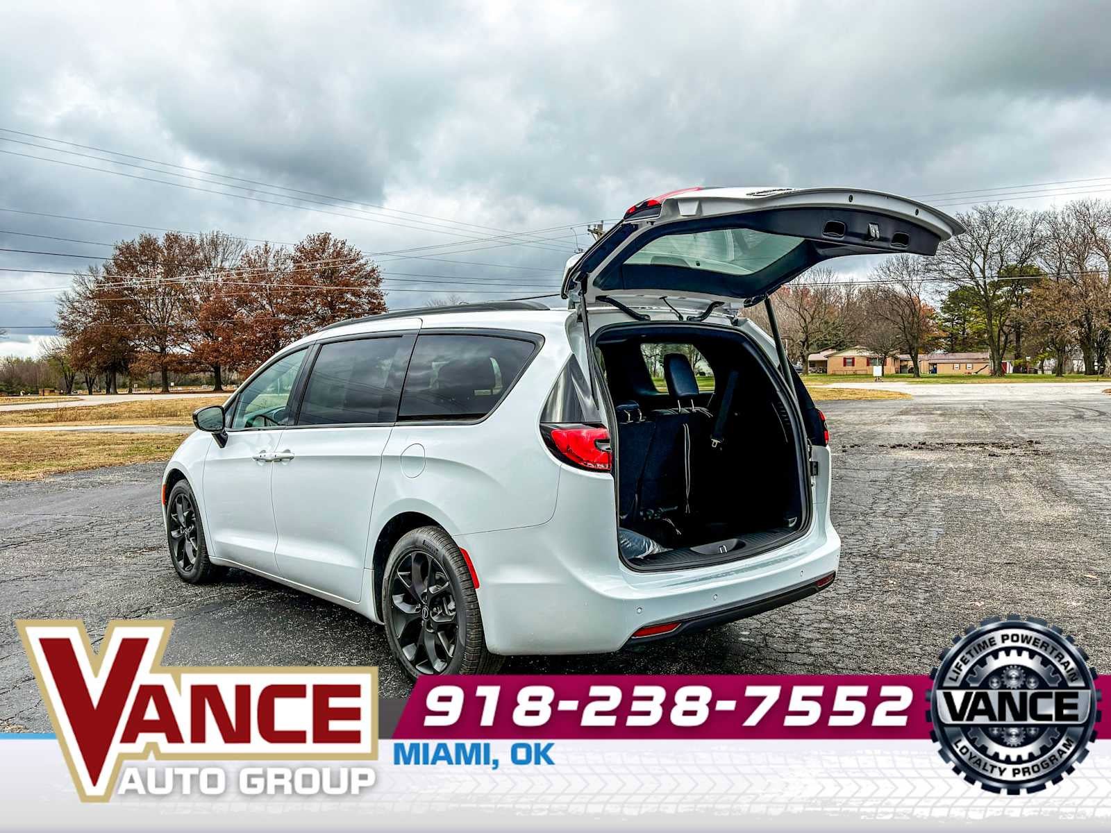 New 2026 Chrysler Pacifica Select w/ S Appearance Package FWD image 15