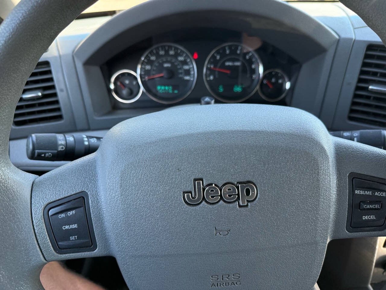 Used 2007 Jeep Grand Cherokee Laredo AWD/4WD image 6