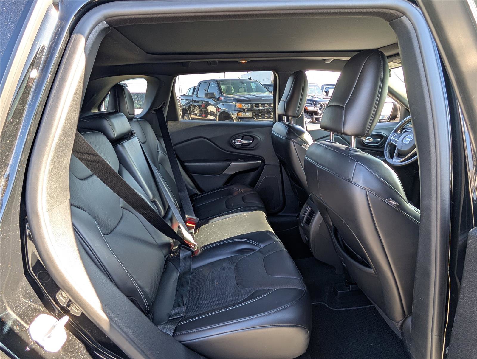 Used 2021 Jeep Cherokee Latitude Lux 80th Anniv w/ Quick Order Package 26U 80TH image 8