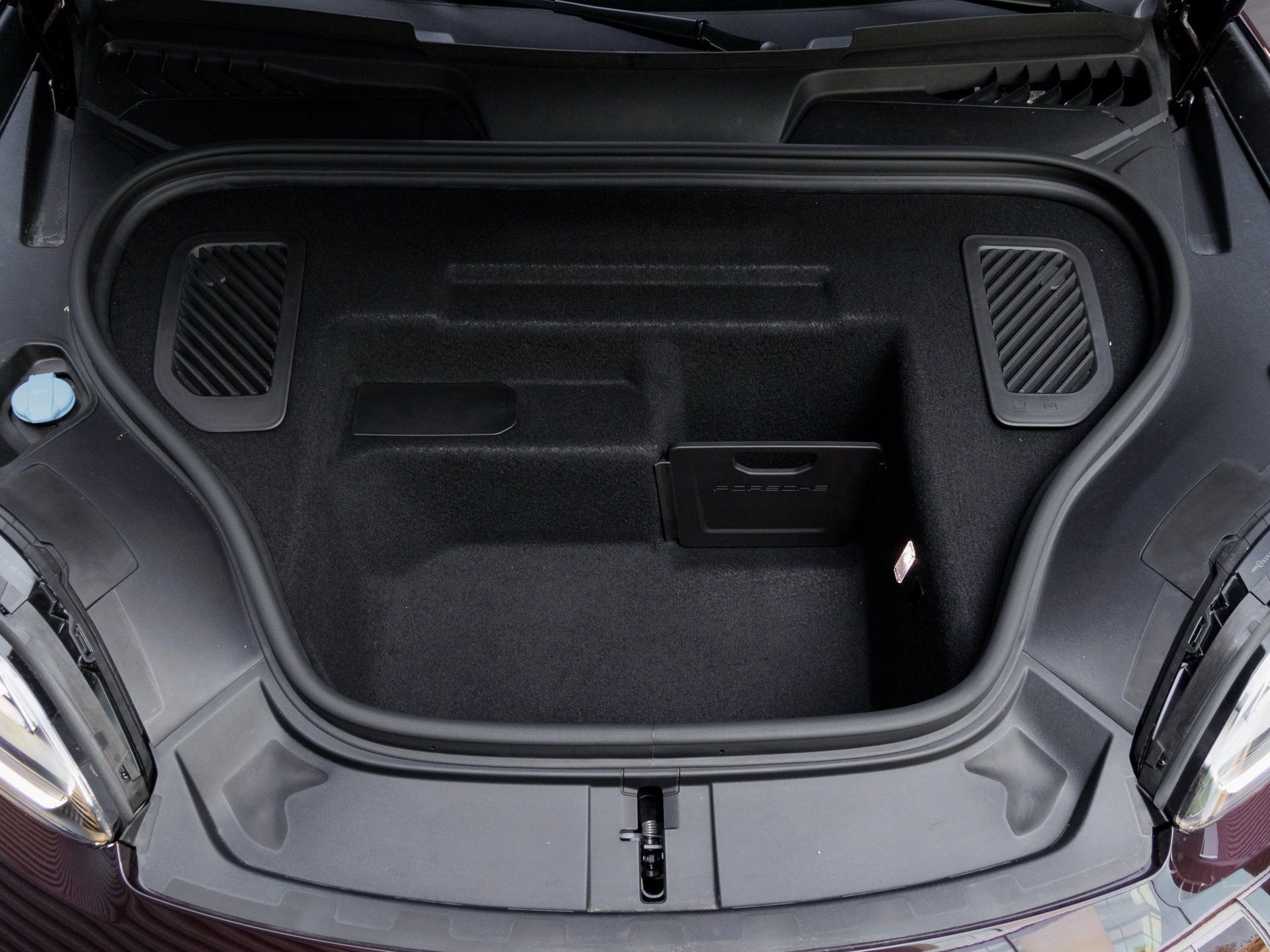 New 2024 Porsche Macan Turbo Electric image 40