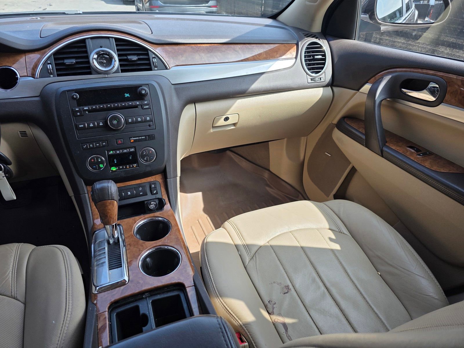 Used 2011 Buick Enclave CXL image 10