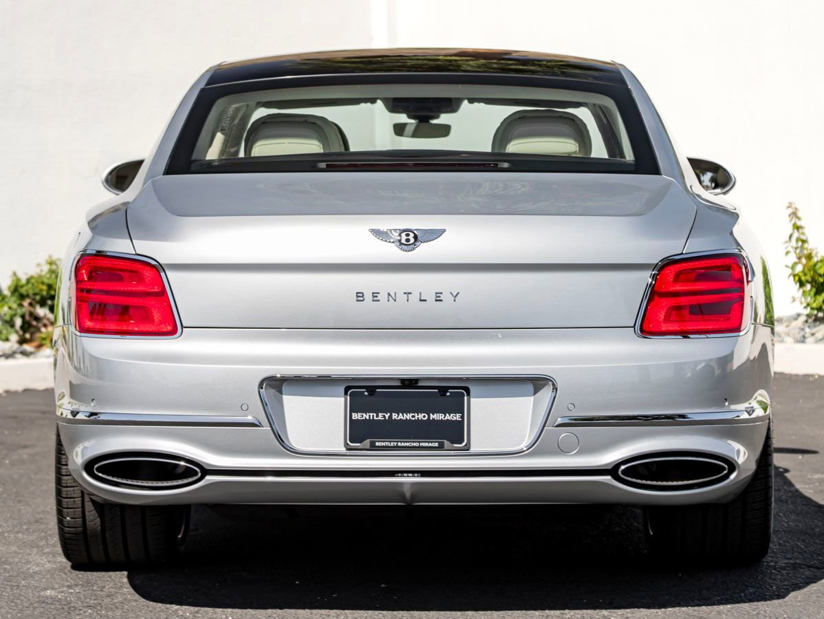 Used 2026 Bentley Flying Spur Plug-In Hybrid AWD/4WD image 13