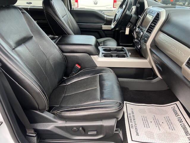 Used 2020 Ford F250 Lariat w/ Lariat Value Package image 16