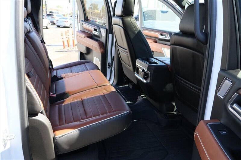 Used 2025 GMC Sierra 3500 Denali Ultimate AWD/4WD image 17