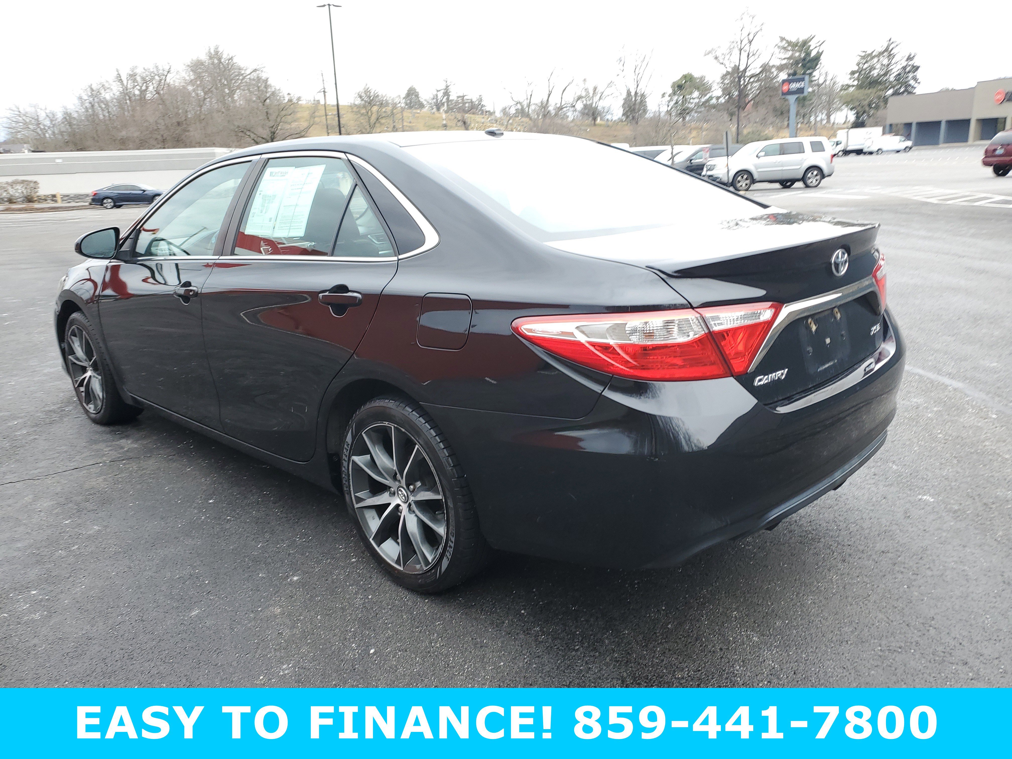 Used 2017 Toyota Camry XSE image 7