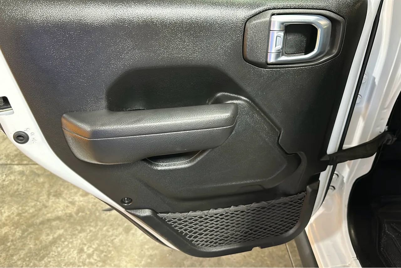 Used 2022 Jeep Wrangler Unlimited Rubicon 4xe image 44